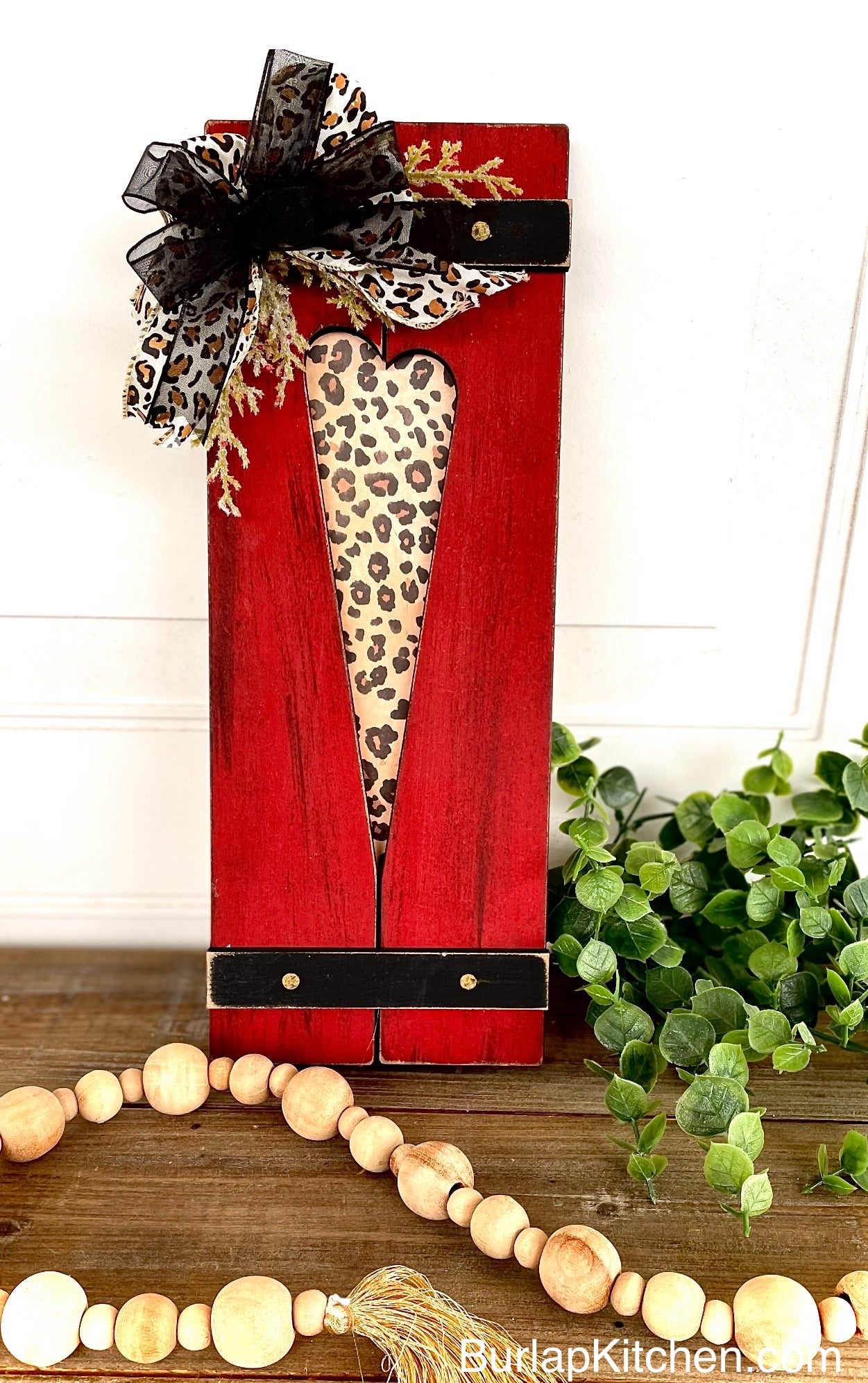 Heart Shutters Leaner - DIY Craft Kit