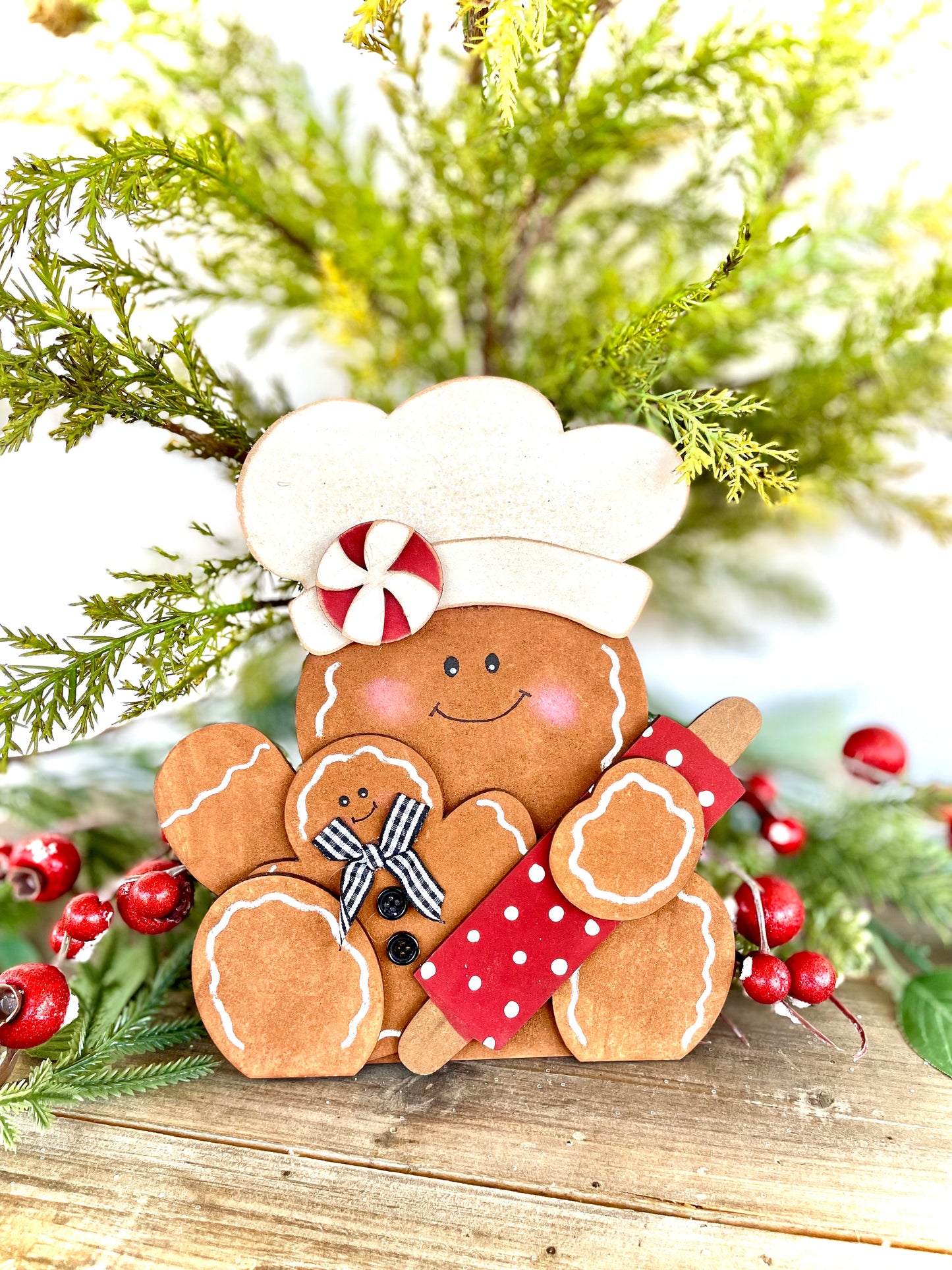 Gingerbread Man w/Chef’s Hat Leaner - DIY Craft Kit