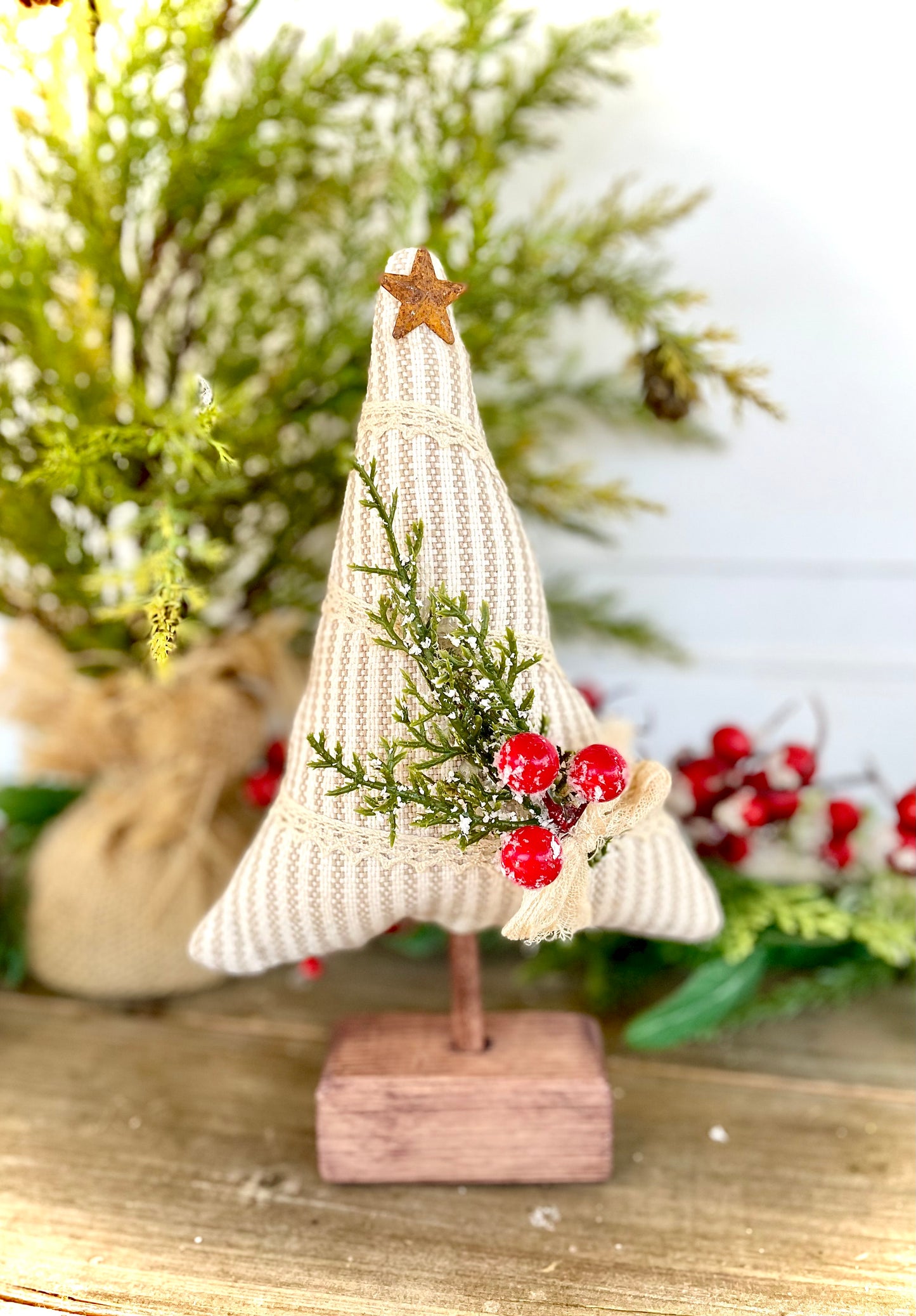 (HSM) Farmhouse Christmas Tree w/Embellishments - Hand Seen by Mimi