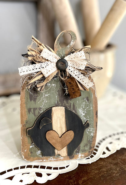 Pig Cutting Board - DIY Craft Kit