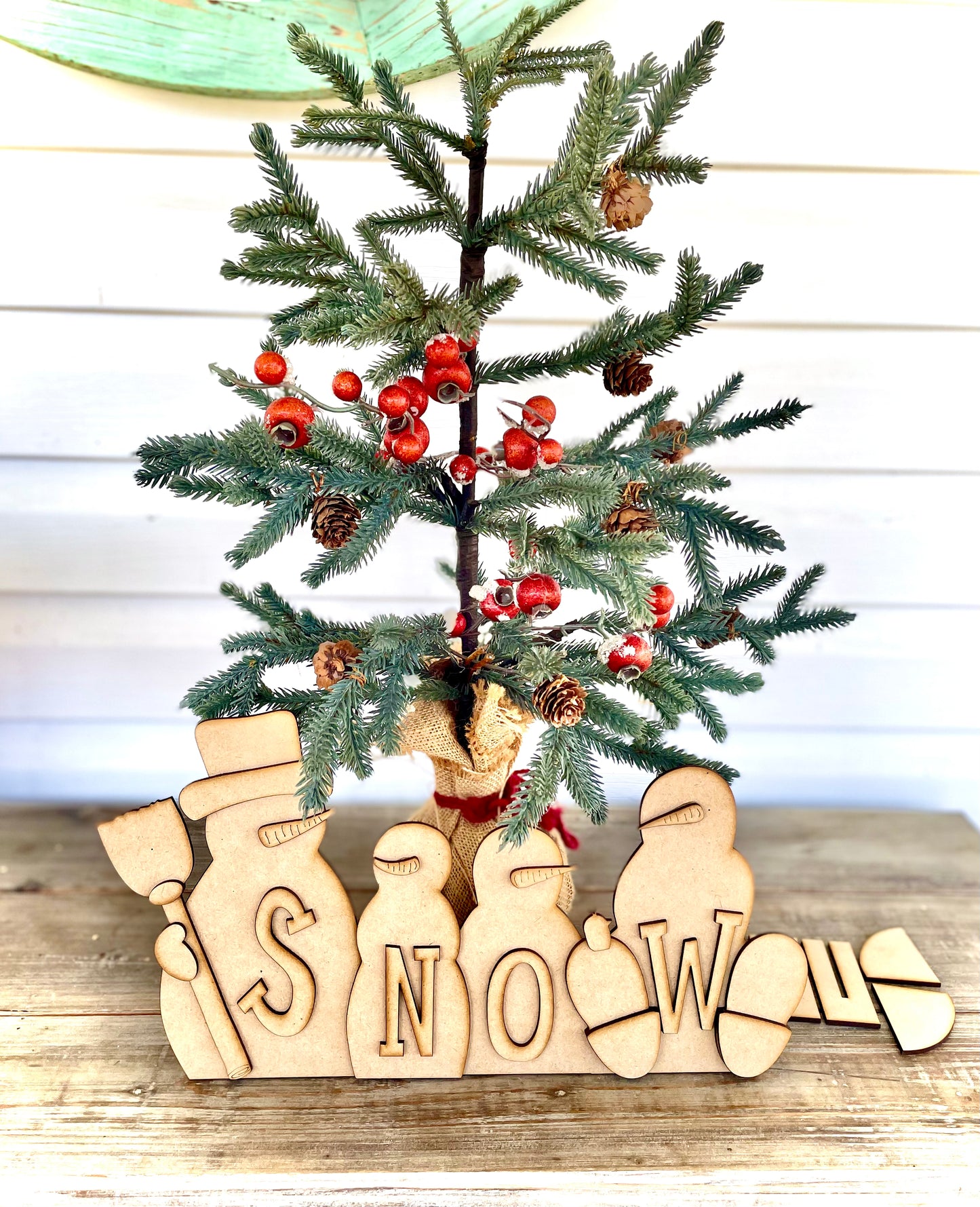 Snowmen "SNOW" Leaner w/ Backer Pieces - DIY Craft Kit