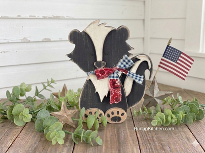 Stand Alone Skunk - Maple Wood DIY Craft Kit